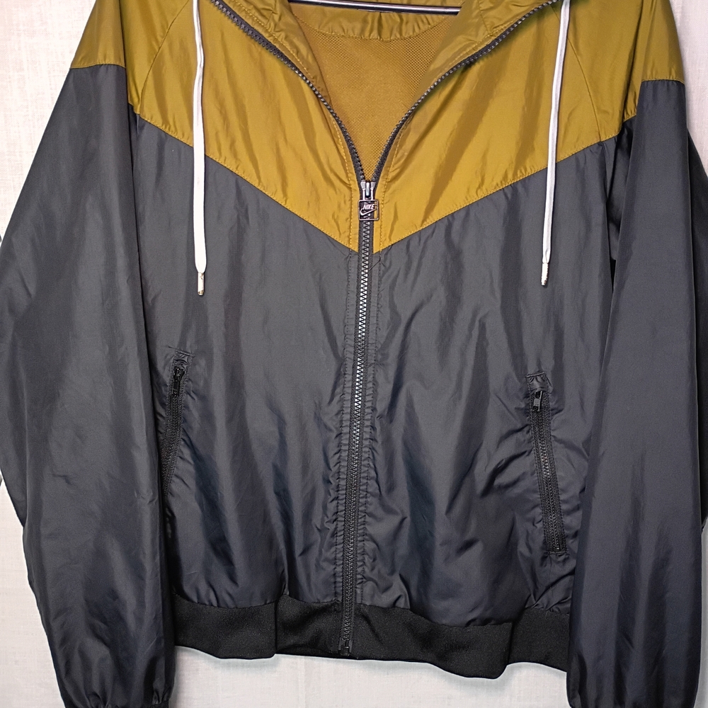 Nike Black and Olive Green Hooded Windbreaker - Picture 2 of 7